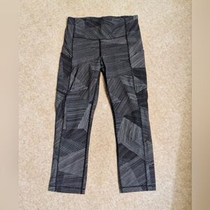 Lululemon Sz 4 Navy/White Patterned 3/4 Length Yoga Leggings